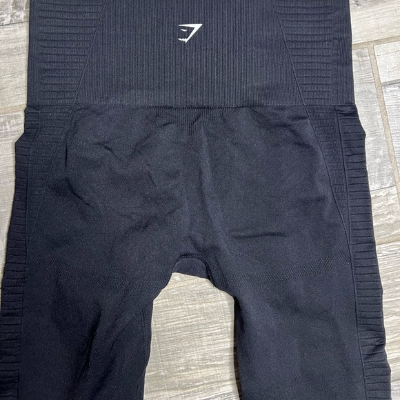GYMSHARK Women's Energy Seamless Cropped Leggings Size Small Black - Picture 4 of 7
